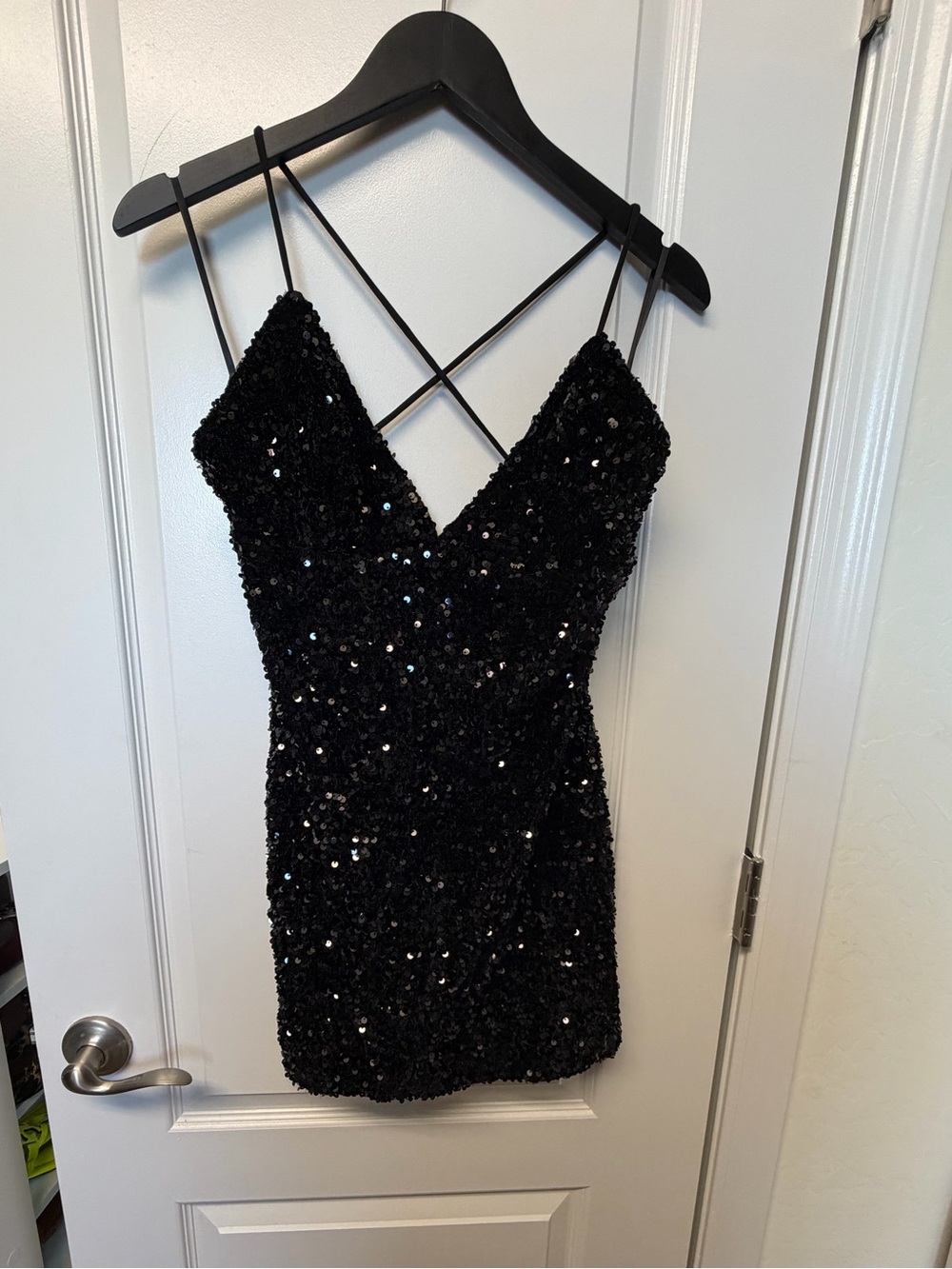 Black Sequin Crossover Strap Party Dress